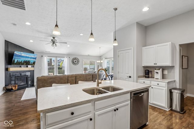 10413 Pintail Lane, Indianapolis, IN 46239