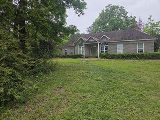 124 Young Lane, Hamilton, GA 31811