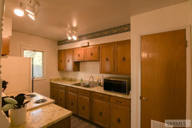 1452 Austin Avenue, Idaho Falls, ID 83404