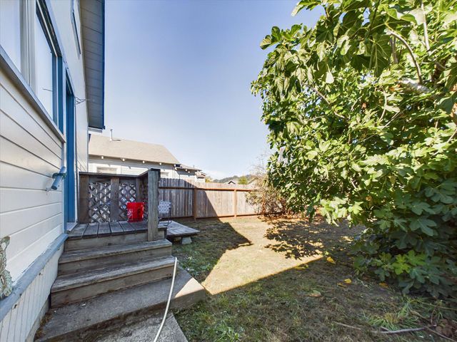 310 Wildwood Avenue, Rio Dell, CA 95562
