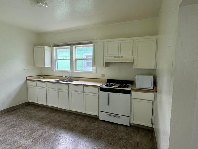 310 Wildwood Avenue, Rio Dell, CA 95562