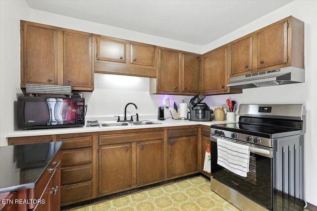 745 Green Meadows Drive, Knoxville, TN 37920