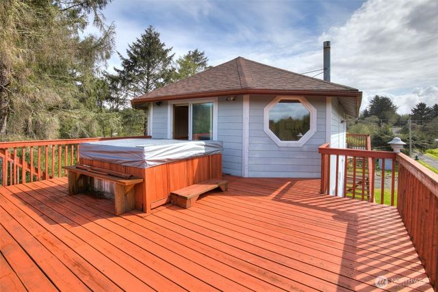 2691 State Route 109, Ocean City, WA 98569