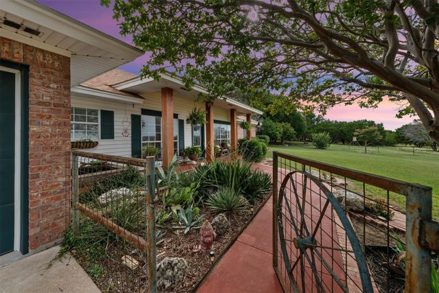5847 County Road 313, Jonesboro, TX 76538