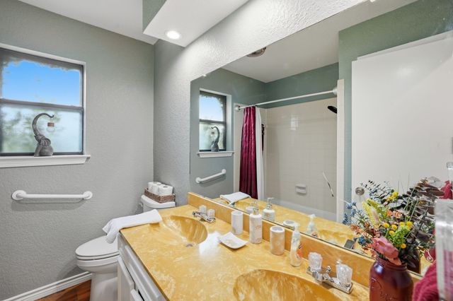 6521 Riviera Drive, North Richland Hills, TX 76180