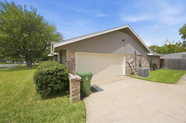 6521 Riviera Drive, North Richland Hills, TX 76180