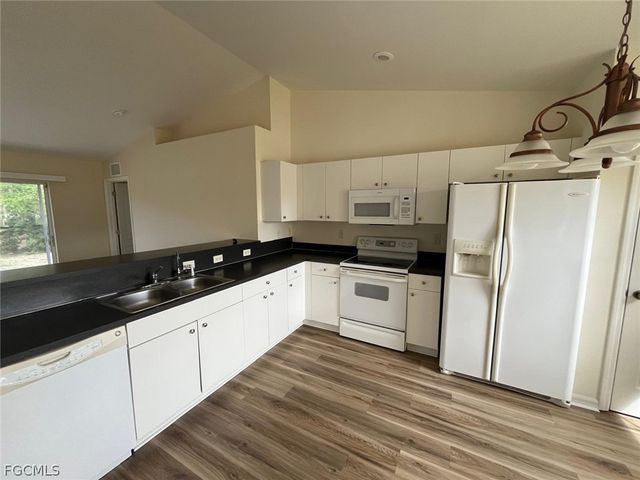 1808 SW 2nd PL, Cape Coral, FL 33991