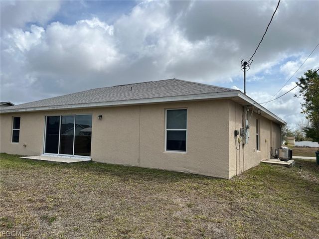 1808 SW 2nd PL, Cape Coral, FL 33991