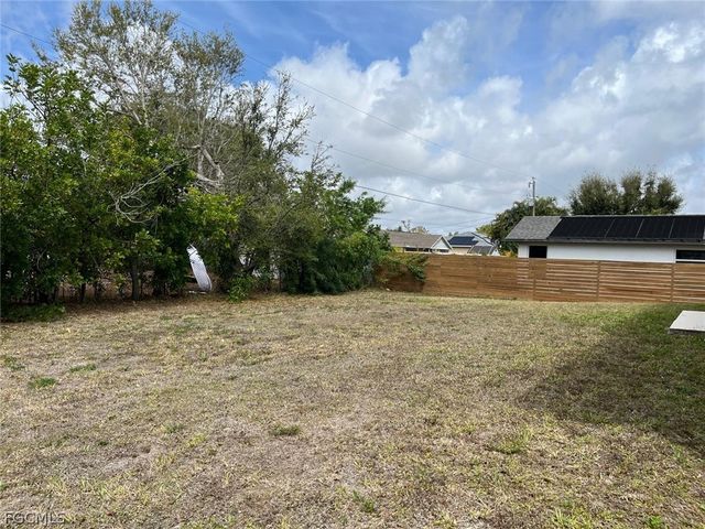 1808 SW 2nd PL, Cape Coral, FL 33991