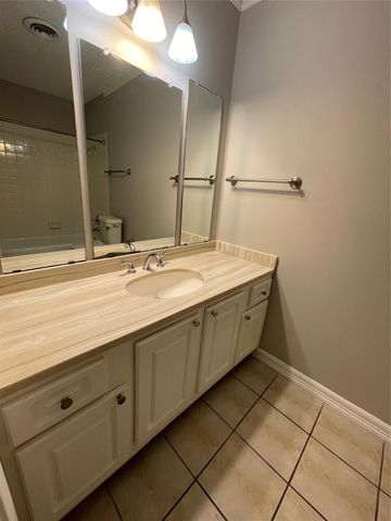 6601 Sands Point Drive 63, Houston, TX 77074