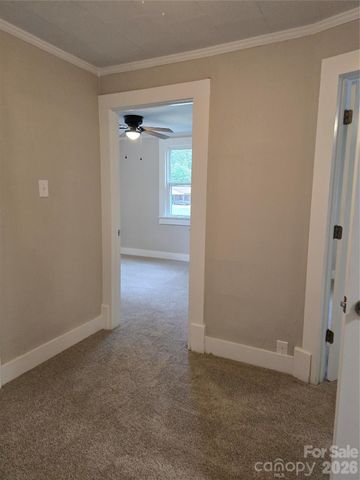 1729 Lakeview Drive, Statesville, NC 28677