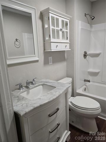 1729 Lakeview Drive, Statesville, NC 28677