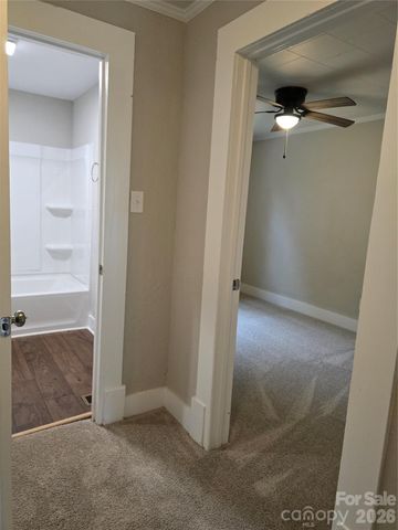 1729 Lakeview Drive, Statesville, NC 28677