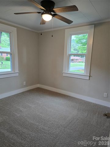 1729 Lakeview Drive, Statesville, NC 28677