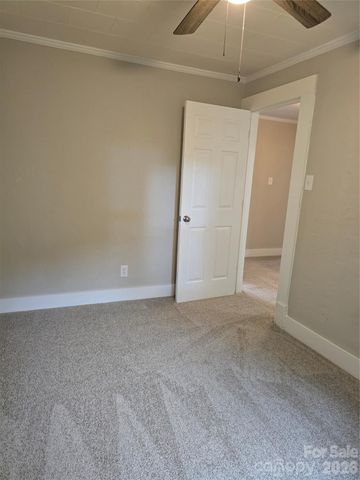 1729 Lakeview Drive, Statesville, NC 28677