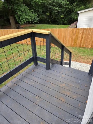 1729 Lakeview Drive, Statesville, NC 28677