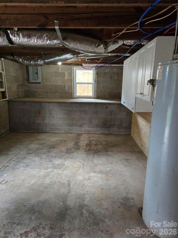 1729 Lakeview Drive, Statesville, NC 28677
