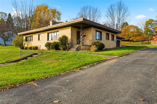 372 Lincoln St, Somerset Boro, PA 15501