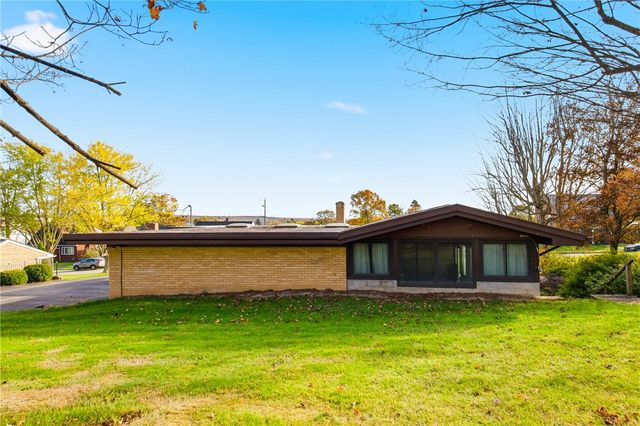 372 Lincoln St, Somerset Boro, PA 15501