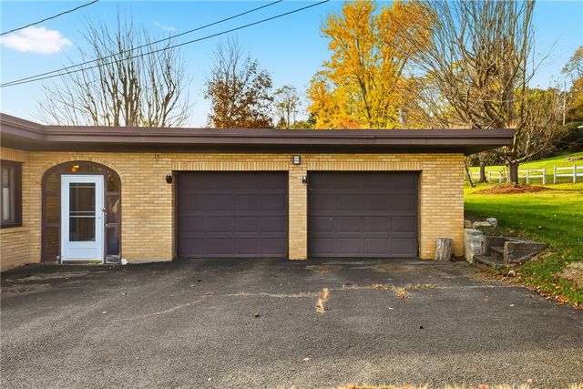 372 Lincoln St, Somerset Boro, PA 15501