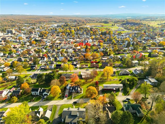 372 Lincoln St, Somerset Boro, PA 15501