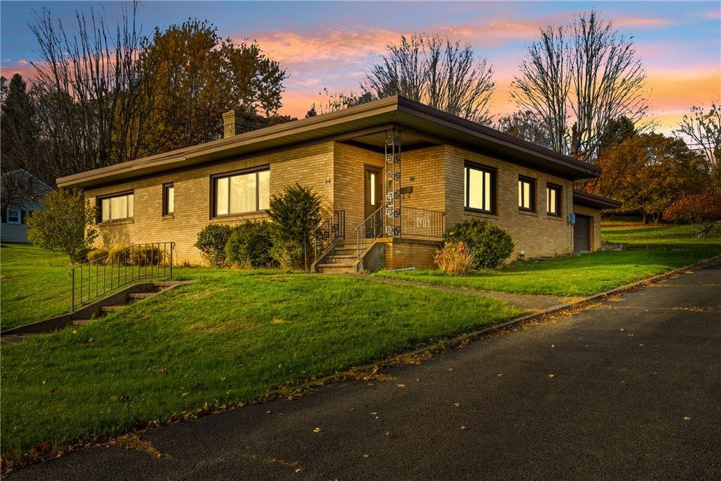 372 Lincoln St, Somerset Boro, PA 15501