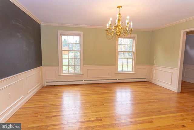 21 WOODS END DR, Doylestown, PA 18902