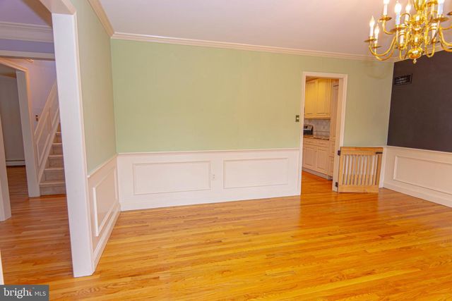 21 WOODS END DR, Doylestown, PA 18902