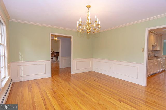 21 WOODS END DR, Doylestown, PA 18902