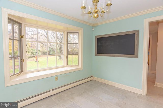 21 WOODS END DR, Doylestown, PA 18902