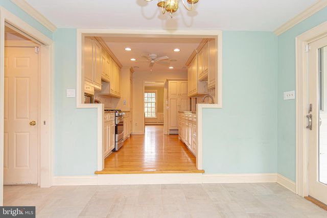 21 WOODS END DR, Doylestown, PA 18902