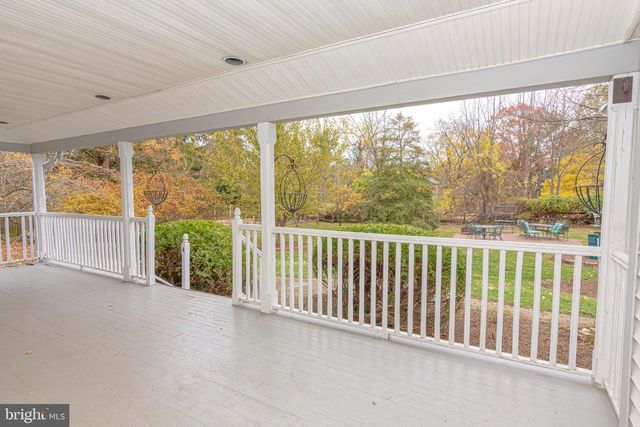 21 WOODS END DR, Doylestown, PA 18902