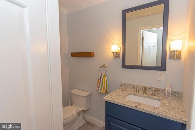 21 WOODS END DR, Doylestown, PA 18902