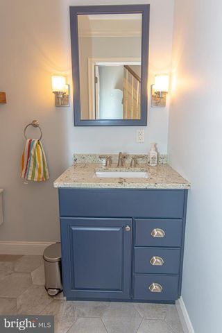 21 WOODS END DR, Doylestown, PA 18902