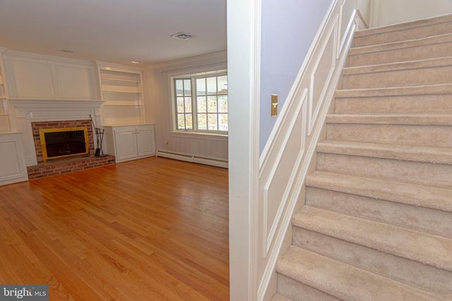 21 WOODS END DR, Doylestown, PA 18902