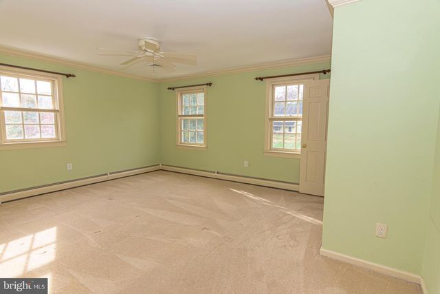 21 WOODS END DR, Doylestown, PA 18902