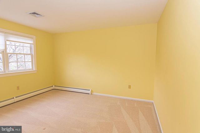 21 WOODS END DR, Doylestown, PA 18902