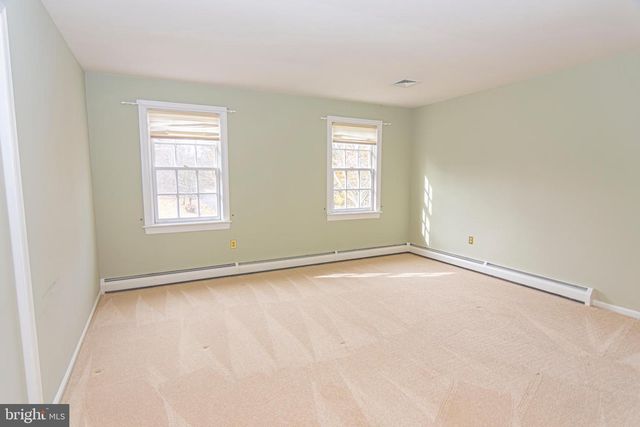 21 WOODS END DR, Doylestown, PA 18902