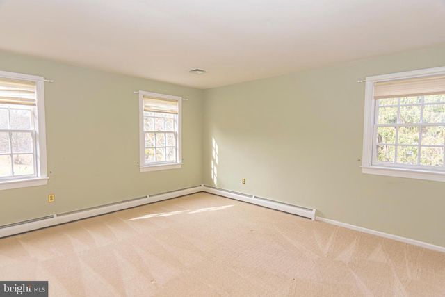 21 WOODS END DR, Doylestown, PA 18902