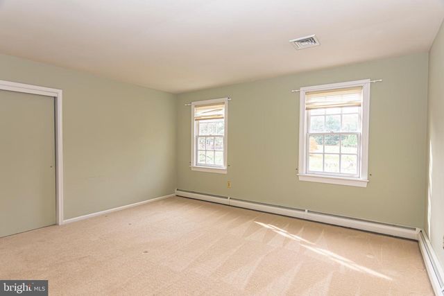 21 WOODS END DR, Doylestown, PA 18902