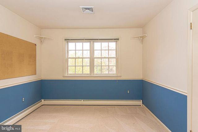 21 WOODS END DR, Doylestown, PA 18902