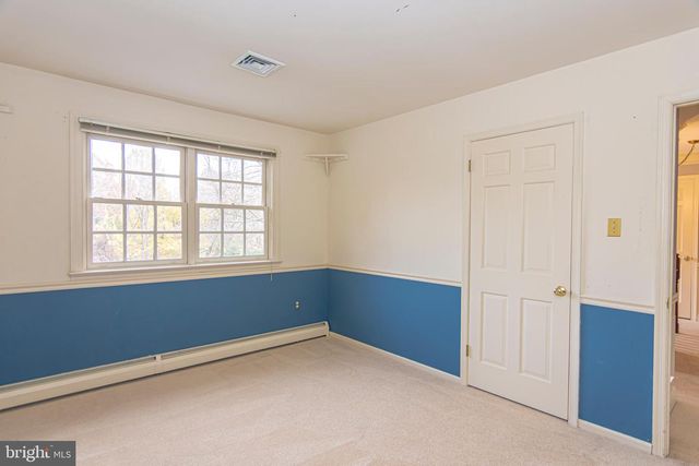 21 WOODS END DR, Doylestown, PA 18902