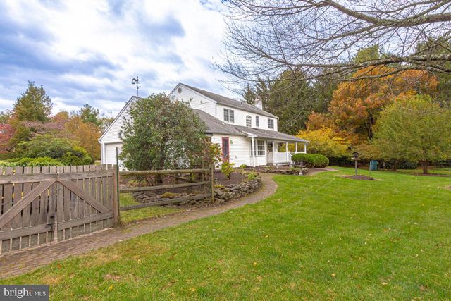 21 WOODS END DR, Doylestown, PA 18902