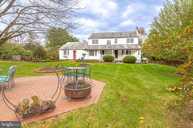 21 WOODS END DR, Doylestown, PA 18902