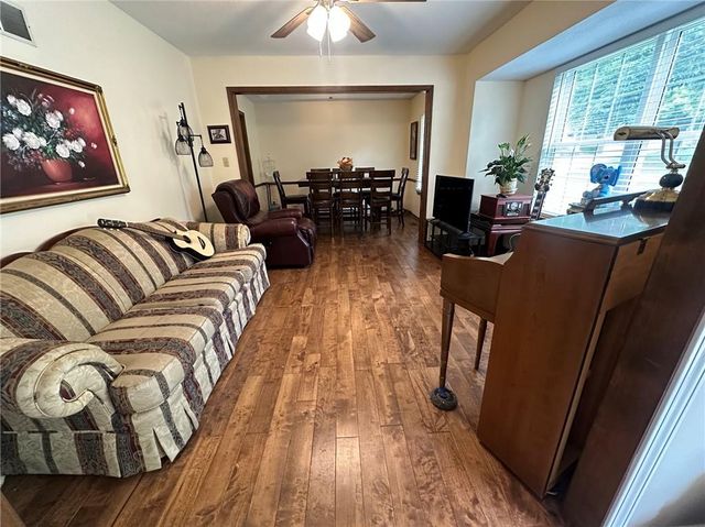 6440 Greenwood Street, Shawnee, KS 66216