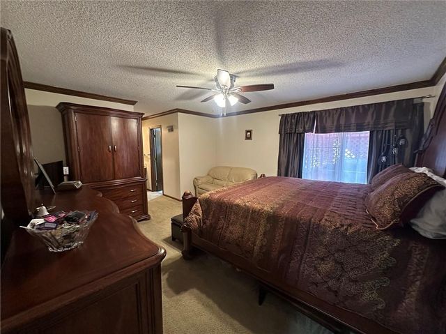 6440 Greenwood Street, Shawnee, KS 66216