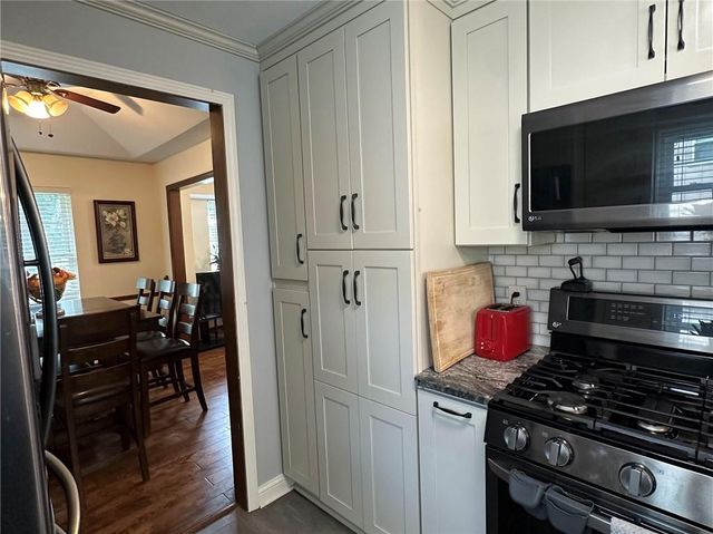 6440 Greenwood Street, Shawnee, KS 66216