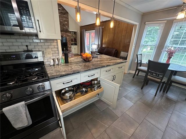 6440 Greenwood Street, Shawnee, KS 66216