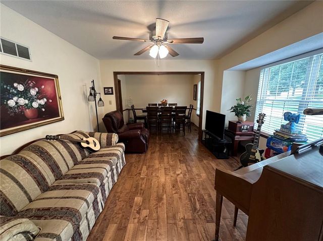6440 Greenwood Street, Shawnee, KS 66216