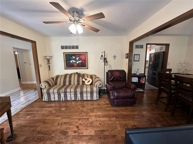 6440 Greenwood Street, Shawnee, KS 66216